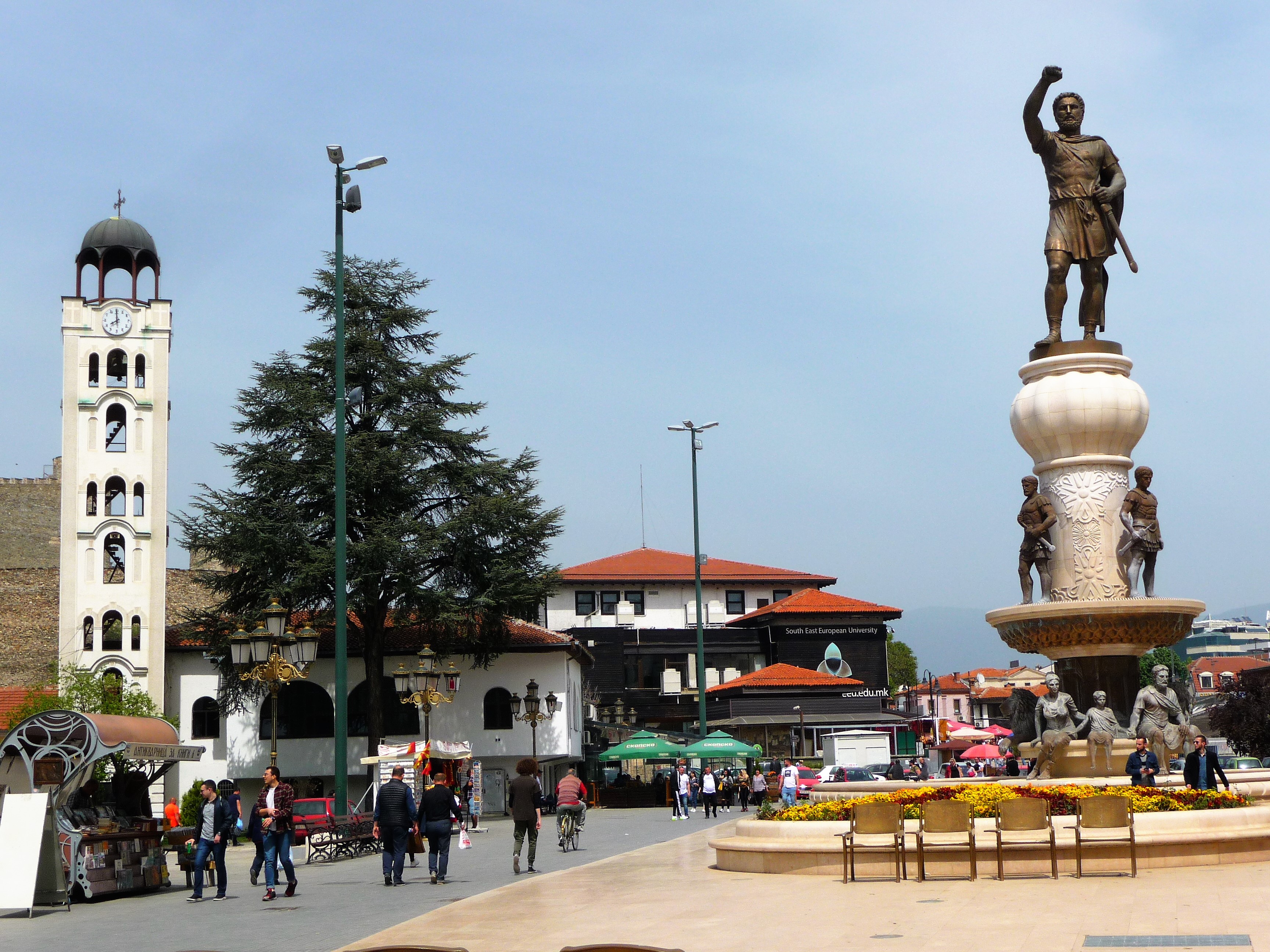 statue 3